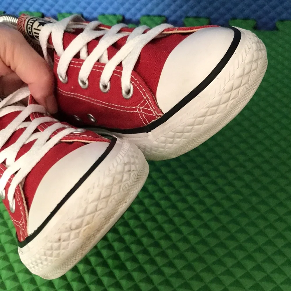 CONVERSE Chuck Taylor All Star Unisex Big Kids Low Top Red Sneakers | 3